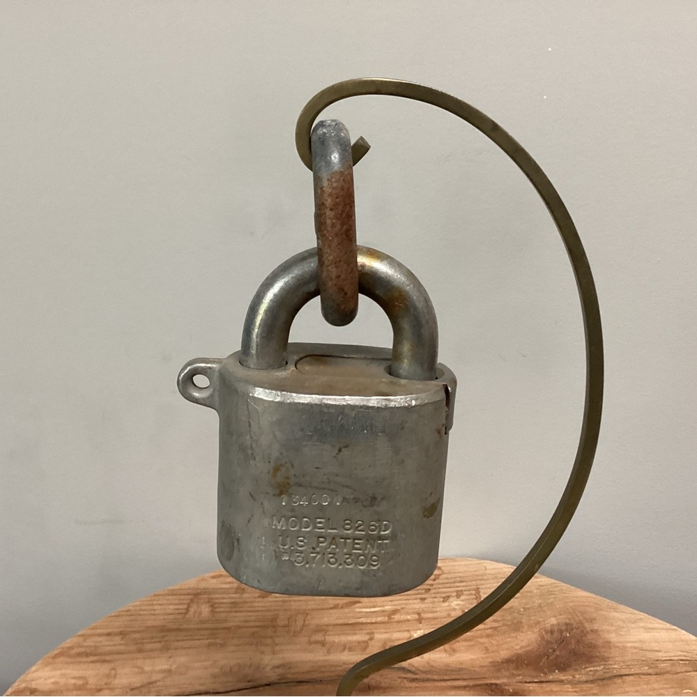 Vintage - Sargent & Greenleaf Inc. 1983 Padlock - Huge & Heavy - Collectible - Picture 4 of 13